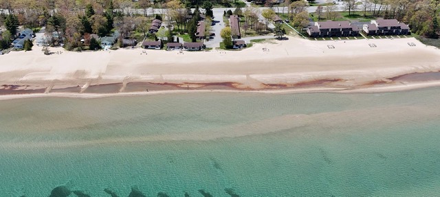 Surfside 13 - Cute & Pet-Friendly Lakefront Condo with Washer, Dryer, A/C and Gorgeous Beach! in Oscoda