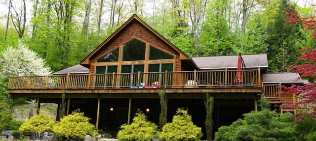 Suttons Bay Therapy-Hot Tub/GameRoom/Fireplace/AC in Suttons Bay