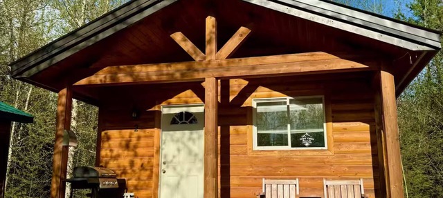 Swift Creek Resort Cabin #2 in Valemount