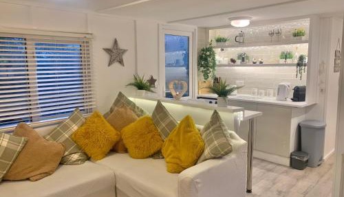 The Cosy Cabin in Whitland
