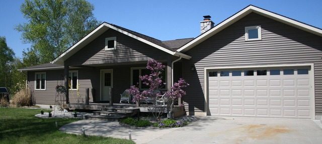 The Eagle Ranch, central to everything, spacious yet cozy. Quiet setting in Northport