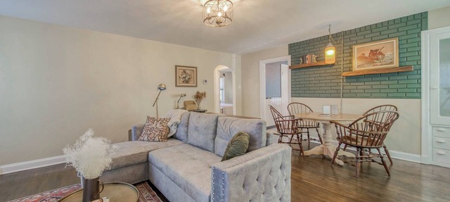 The Green Acres Cottage - Charming 2 Bedroom near S&T and Acorn Trail in Rolla. in Rolla