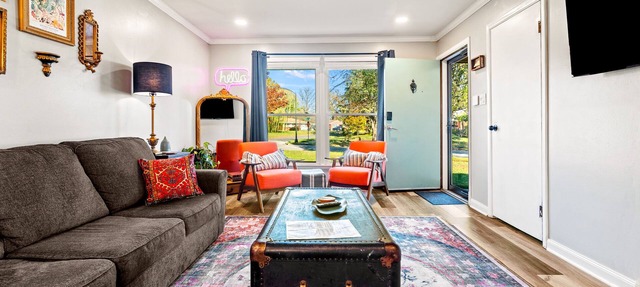 The Jungalow: 65" 4K TV, memory foam, kid-friendly in Louisville