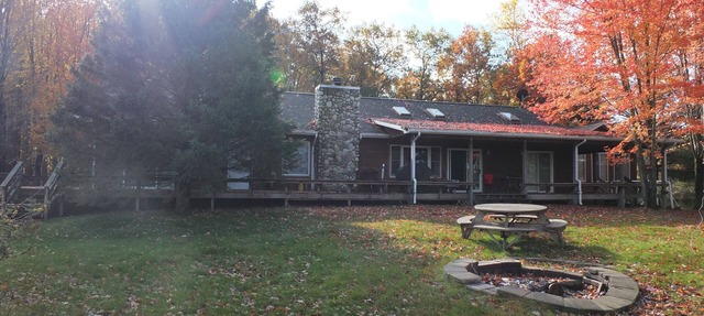 The Lake House - INDOOR SPA AND PRIVATE LAKEFRONT! in Saint Helen