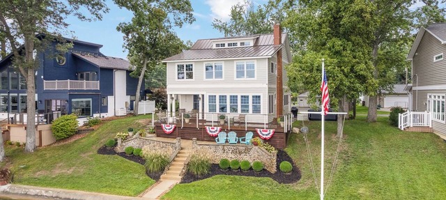 The Modern Cottage on Devil's Lake in Manitou Beach-Devils Lake