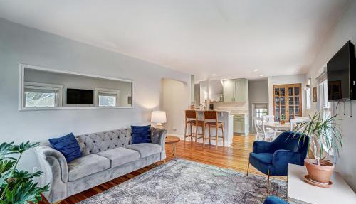 The Meeker House (Charming 3/4 Bedroom Home) in Bowling Green
