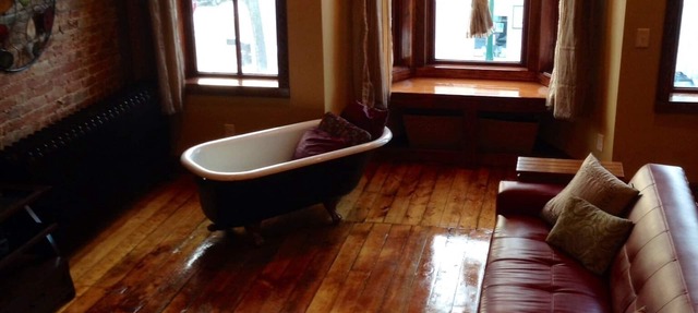 The Nest: Beautiful Apartment Style Lodging In The Heart Of Downtown Decorah. in Decorah