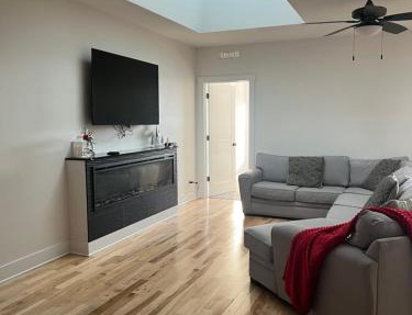 The Skylight Retreat - Private 3BR Home in Saint Paul in Saint Paul