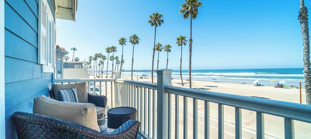 The Strand 920 Beach House. in Oceanside