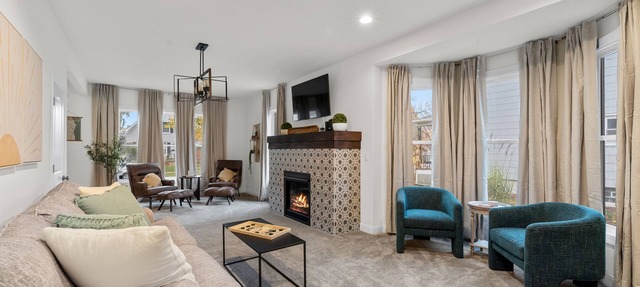 The Suncatcher- Steps to Lake Michigan. Pet Friendly & Fully Fenced in Sheboygan