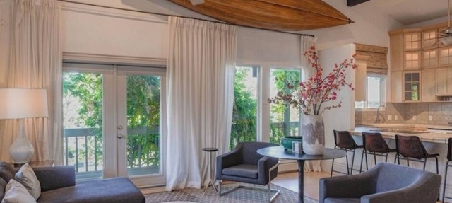 The Treehouse: Spacious Retreat with Theater Room, Fire Pit & Mountain Views in Orem
