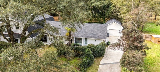 The Ultimate Group Stay: 3 Homes, 2 Acres, Sleeps 24! in Covington