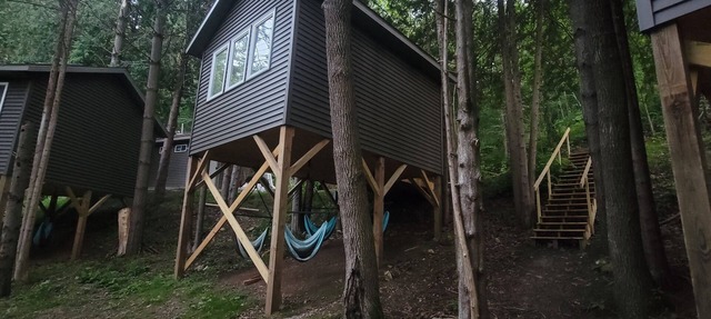 Three Tiny Treehouse Cabins in the Bluff Woodlands in Elba