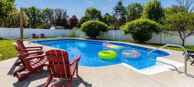 Timber & Tides : St Joseph : Hot Tub: Pool : Game Room : Family Friendly in St. Joseph