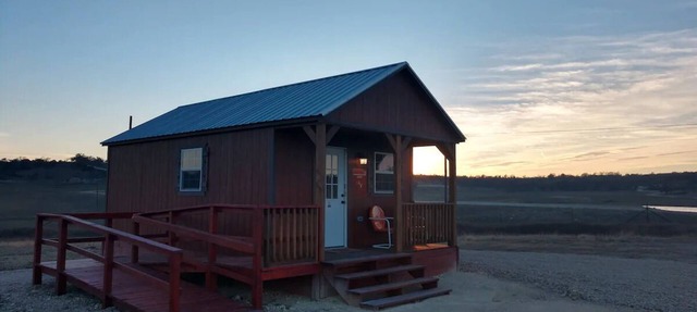 Tiny home hosted by D'Ann in Evant