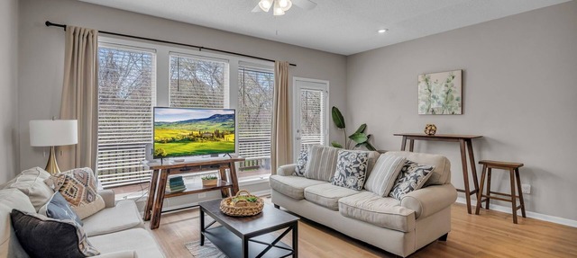 To Legends! 3BD with 2.5 Bath House! in Kansas City