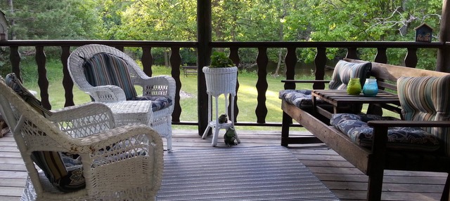 Tomorrow River Ridge Cabin, Private, Cozy and On Water in Amherst