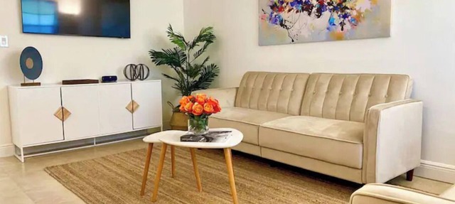 Totally Updated unit 5 min from the beach. You’ll love it ! in Key Biscayne