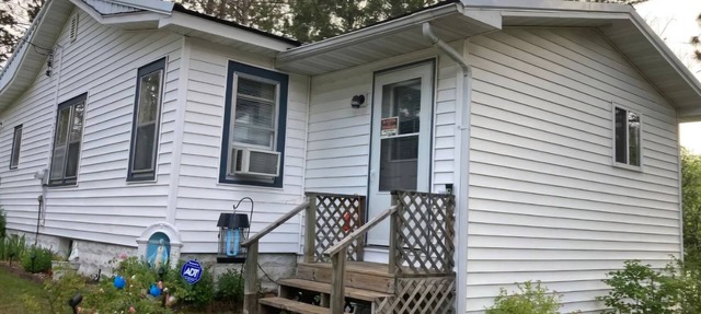 Tranquil cabin with AC in charming Argonne and 170 ft of frontage and 7 acres in Argonne
