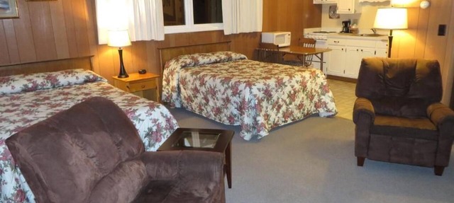 Travelers Inn Motel - Eagle River Downtown in Eagle River