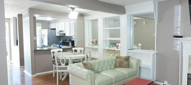 Trilevel, King beds, Great Location!! in Indianapolis