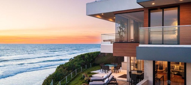 Unbeatable Location - Steps to Moonlight Beach in Encinitas