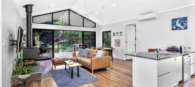 Under the Pecans | 2BR Retreat with Peaceful Scenic Views in Woombye
