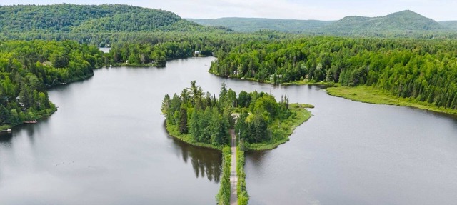 Unique private Island, islet Chouette in Saint-Mathieu-du-Parc