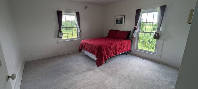 Updated farmhouse with parking and AC in Sabina