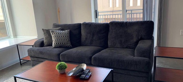 Upscale Riverfront 2BR Apt in Milwaukee