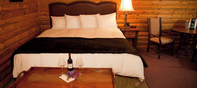 Denali Private Deluxe Cabin on Sugarloaf Mountain in Denali National Park and Preserve