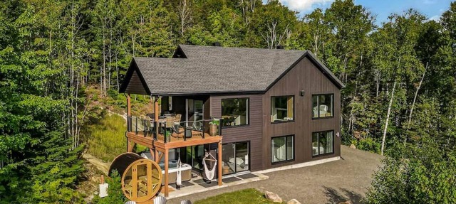 Vertigo - Chalet - Fleuve - Montagnes - Spa/Sauna in Les Éboulements