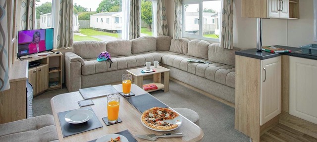 Very comfortable, modern and contemporary caravan with one double and two twin. in Mappleton