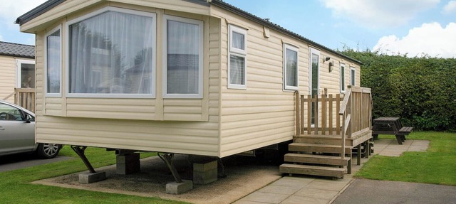Very comfortable, modern and contemporary caravan with one double and two twin. in Mappleton