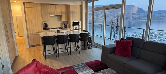 Walk to Kelowna’s beach, shops & restaurants from this downtown sub-penthouse in Kelowna