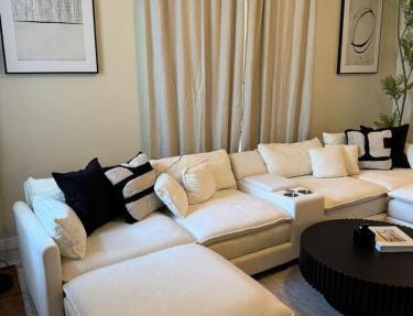 Walk to the Beach Private Office 5BR in Chicago