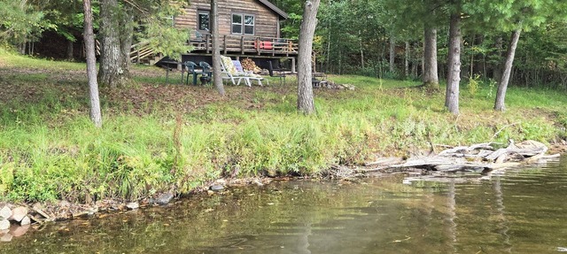 Waterfront cabin on Long Lake. in New Auburn
