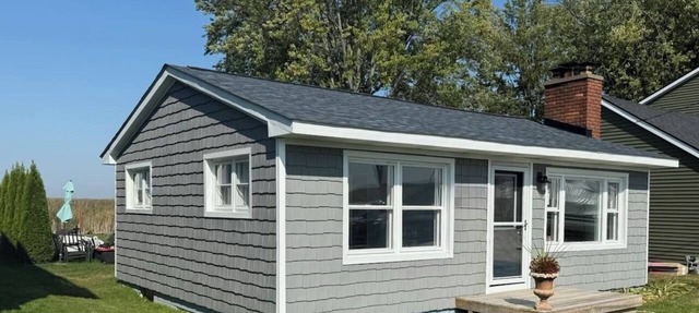 Waterfront Cottage in Clay Township - Sleeps 5 in Clay Township