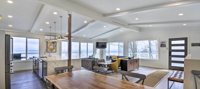 Waterfront Kingston Getaway on Puget Sound! in Kingston
