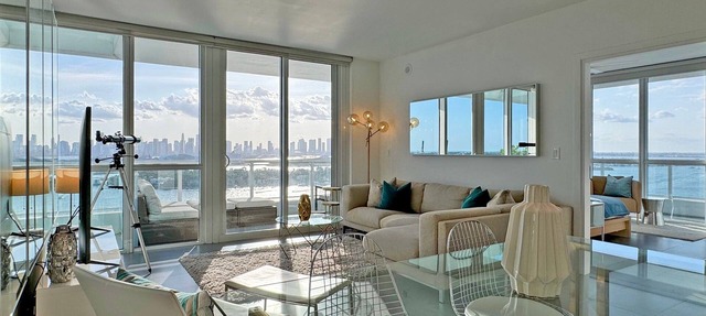 Waterfront Luxury: South Beach 2Bed/2Bath Boutique Condo, Panoramic Views in Miami Beach