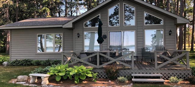 West Twin Lake 4 season home! in Lewiston