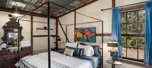 Wine Cup Cabin | Romantic Hill Country Getaway in Fredericksburg