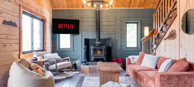 Woodsy Chalet Near Tremblant in Amherst