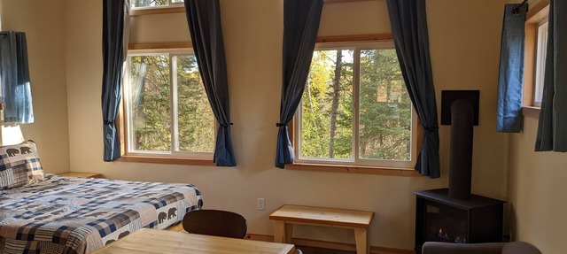 Woodsy Personal Retreat Cabin - "Gratitude" in South Range