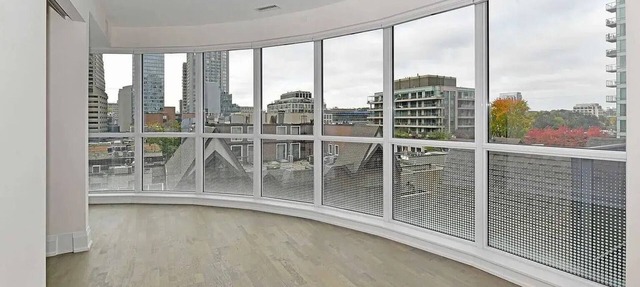 YORKVILLE LUXURY CORNER SUITE! in Toronto