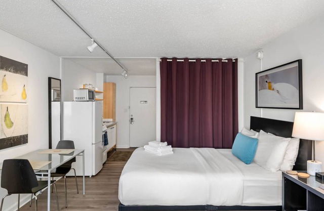 Business Traveler Internet Cleaned 