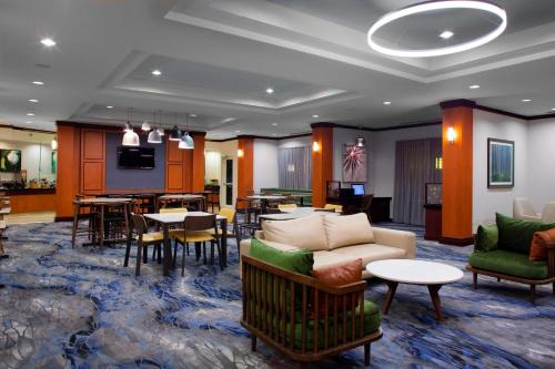 Fairfield Inn 