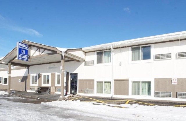 Faribault Hometown Inn Suites 