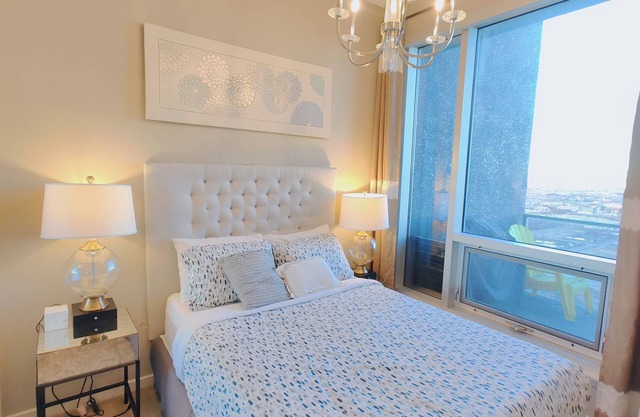 New downtown penthouse 1 bedroom with unblock view by Stampede BMO Saddle dome in Calgary