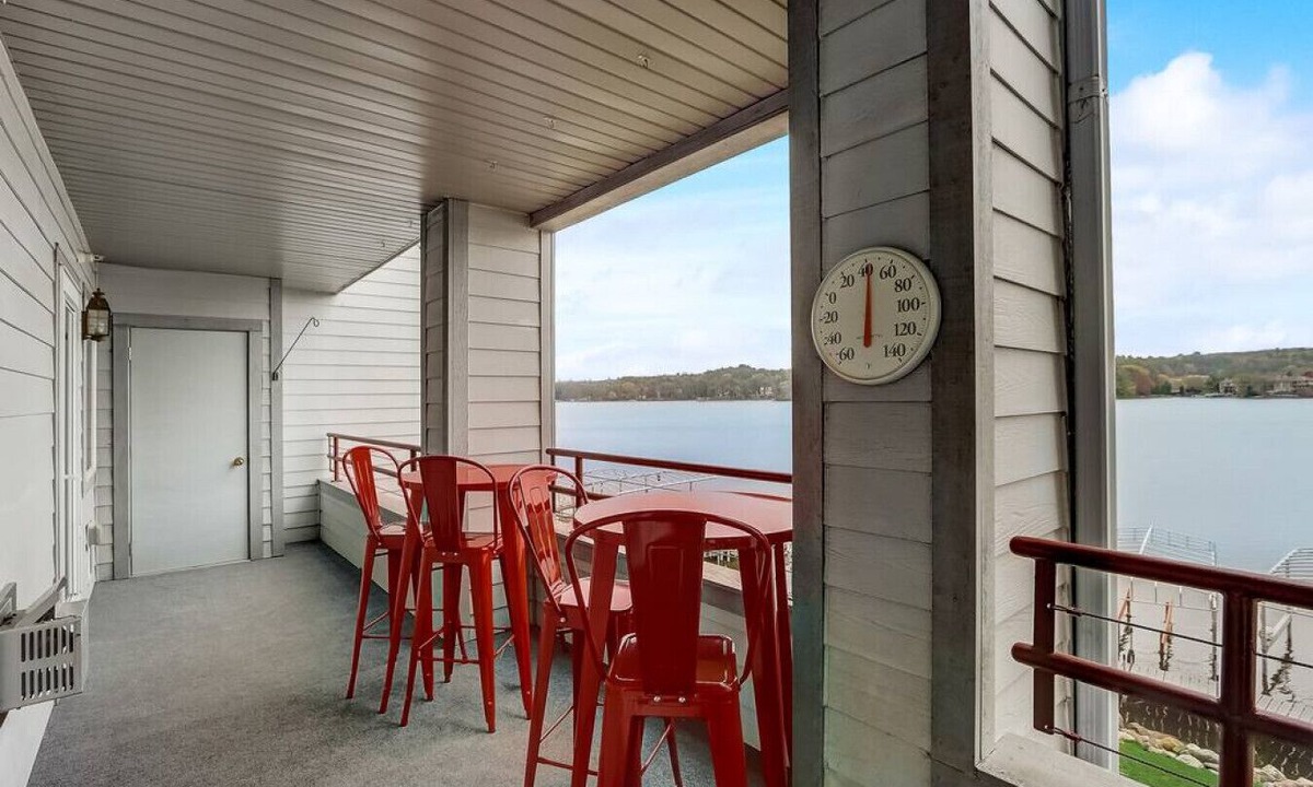 Lake Delton Condo | The Williamson`s Waterfront Condo